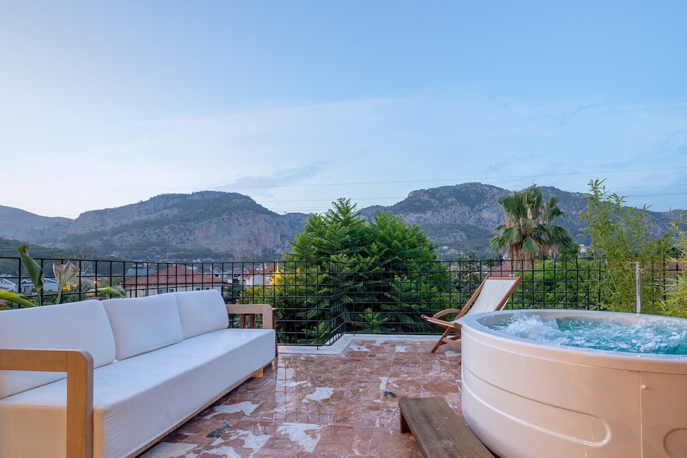 Yonca Anjelika Otel +12 24/50
