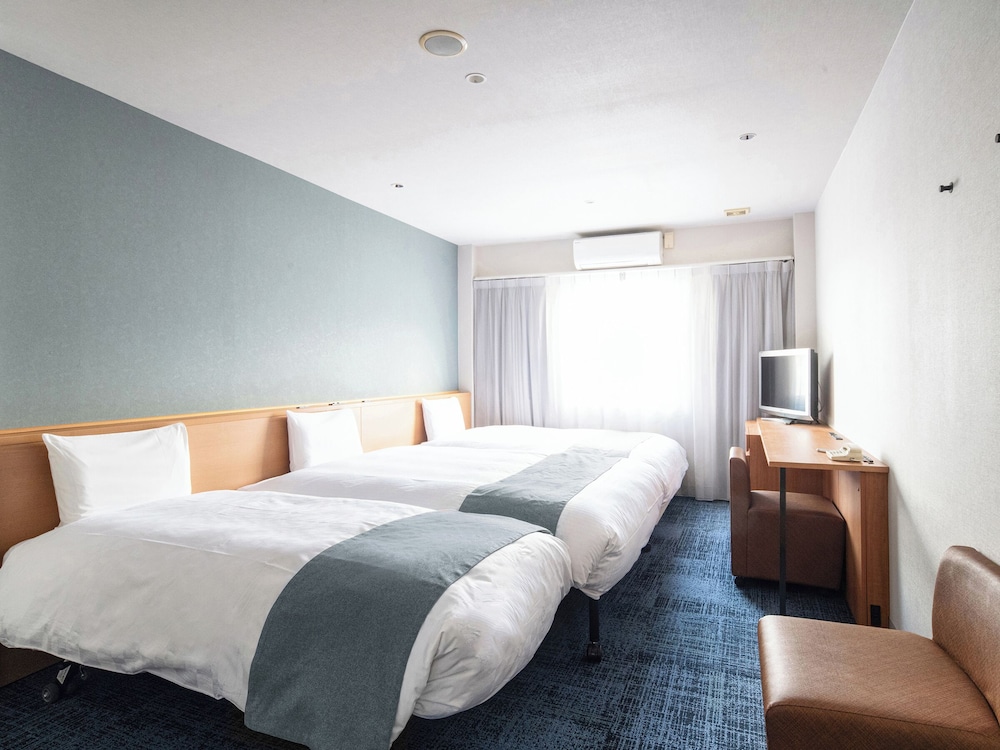 Room, 1 Single and 2 Queen Beds, with Extra Bed