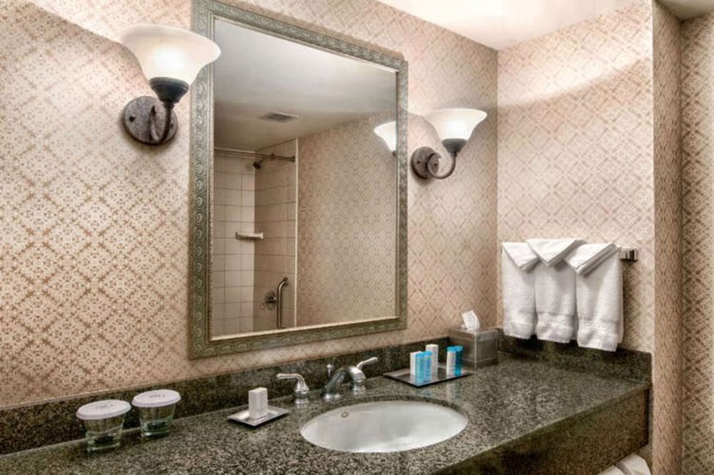 Hilton Scranton & Conference Center 25/39
