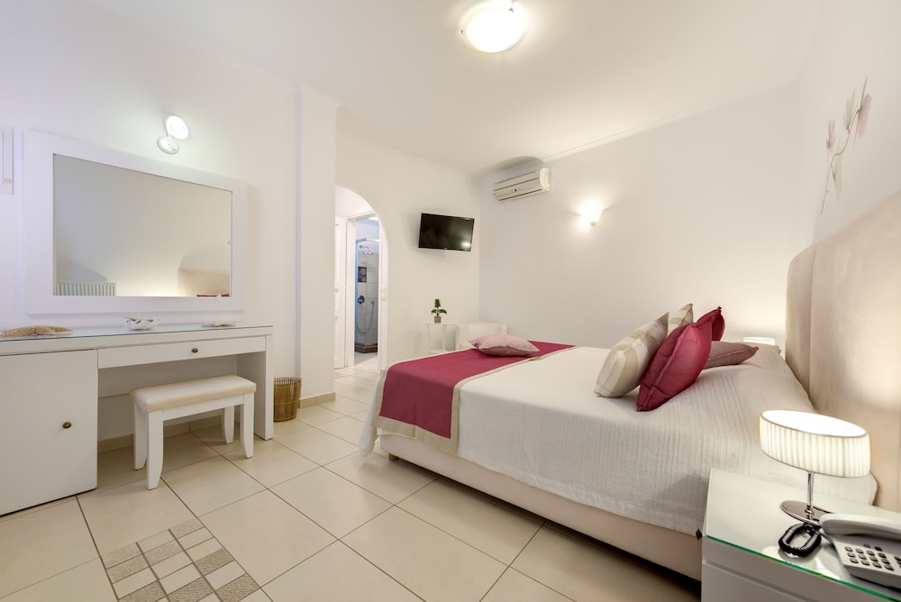 Standard, Triple, 3 Beds, Garden View