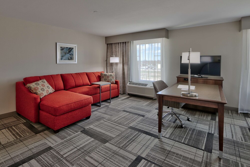 Hampton Inn and Suites Artesia 30/46