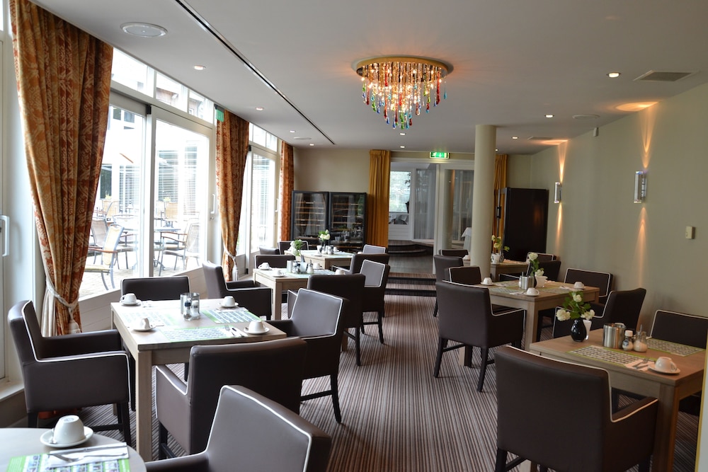Fletcher Hotel-Restaurant De Witte Raaf 37/46