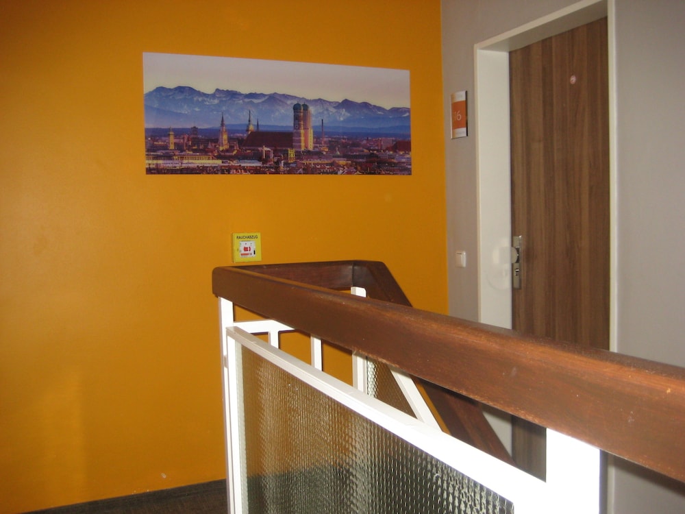 HOTEL S16 6/26