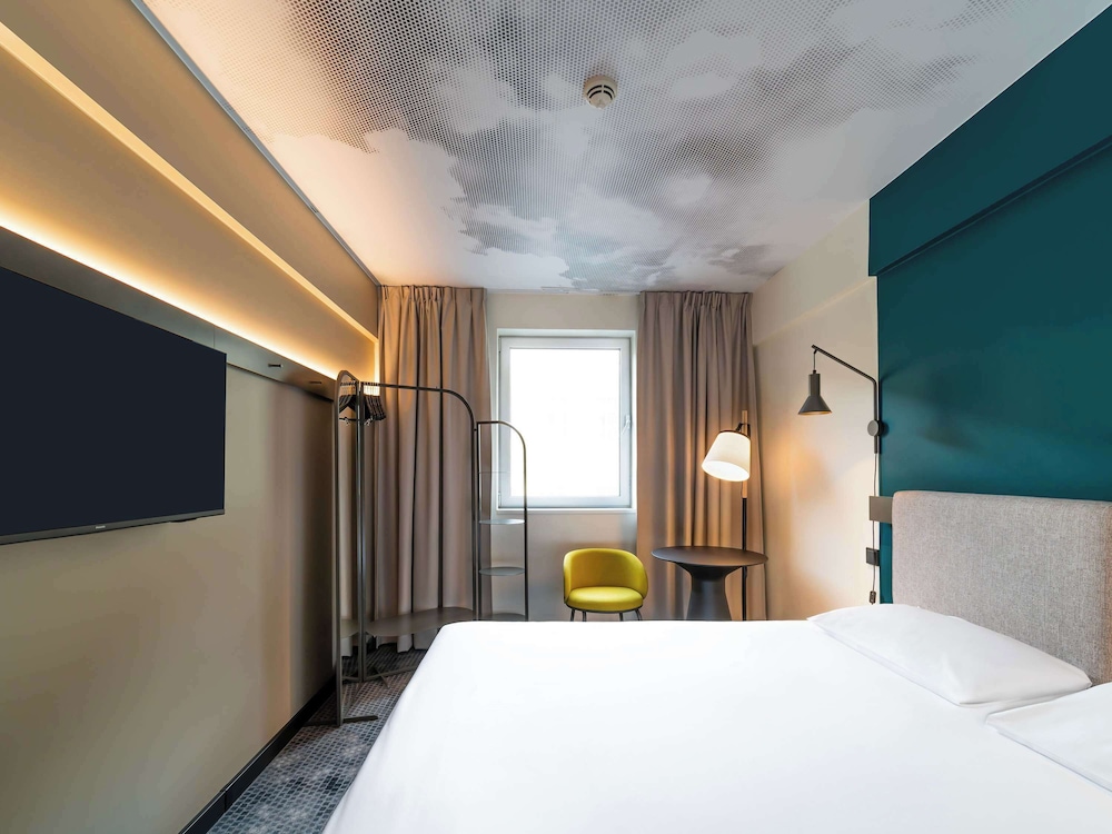 RENOVATED, SUPERIOR, DOUBLE BED, ACCESSIBLE