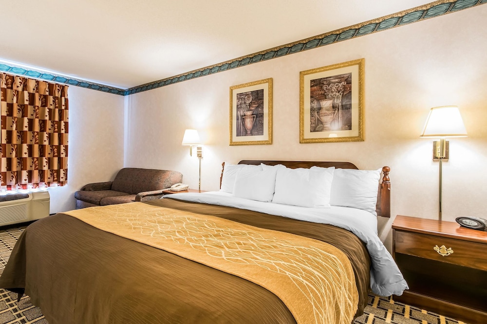 Quality Inn & Suites Evansville North 12/37