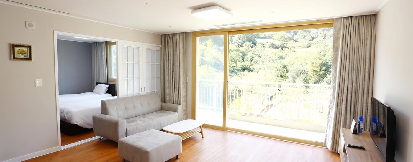 Room, Twin Beds, Back Side, 20 Pyeong