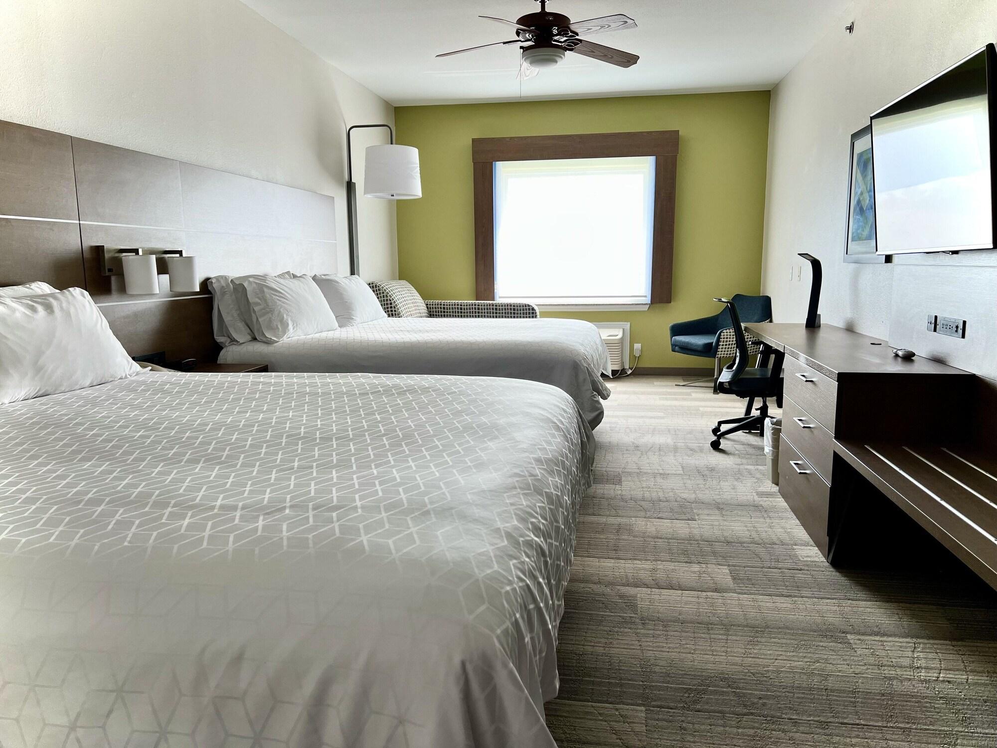 Standard, Multiple Beds