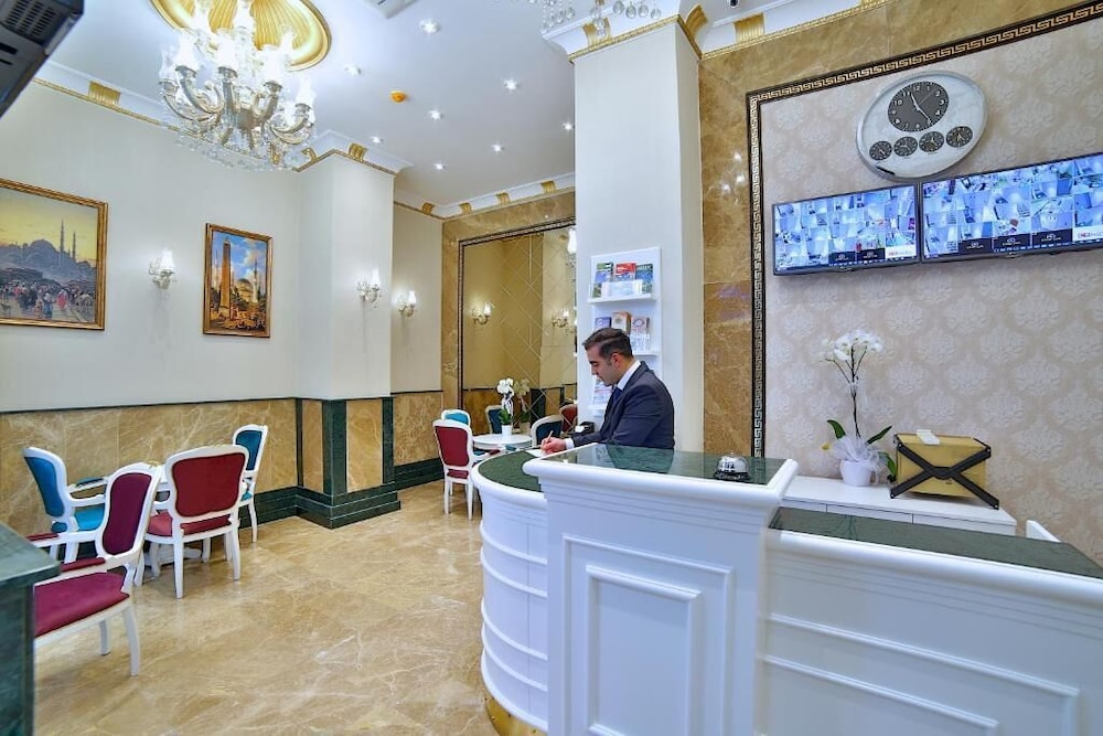 Glamour Hotel 3/49