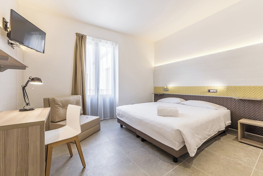 DELUXE, SINGLE, DOUBLE BED