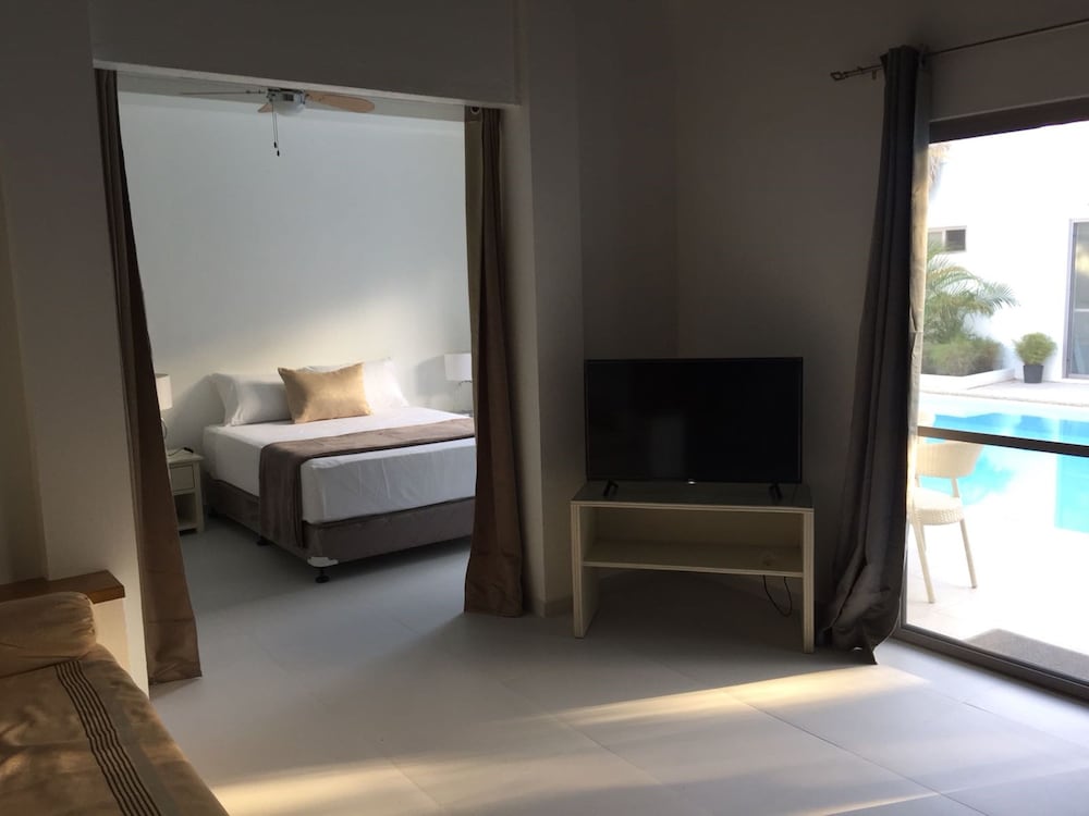 Seapearl Of Alona 27/61
