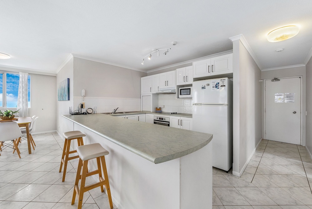 Sandpiper Apartments 8/71