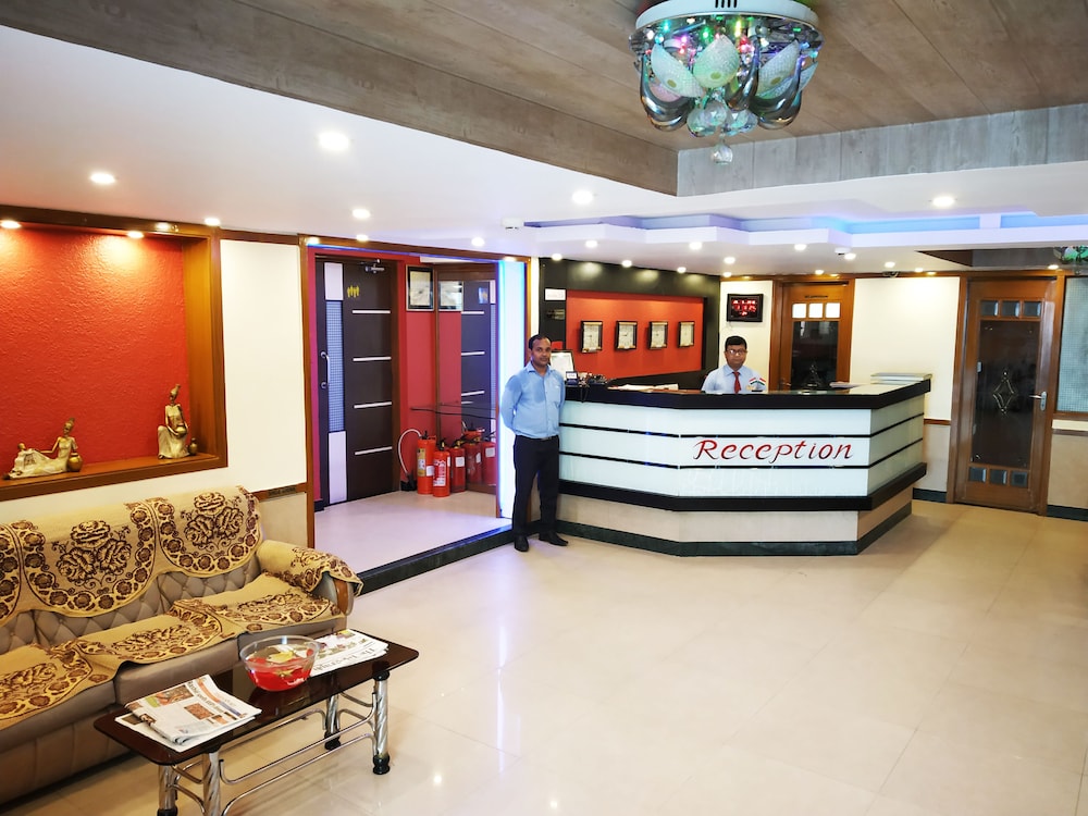 HOTEL EXECUTIVE TOWER 7/50