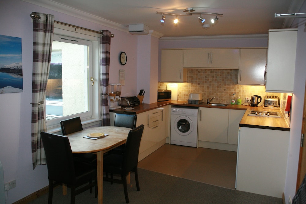 Glenlochy Nevis Bridge Apartments 20/27