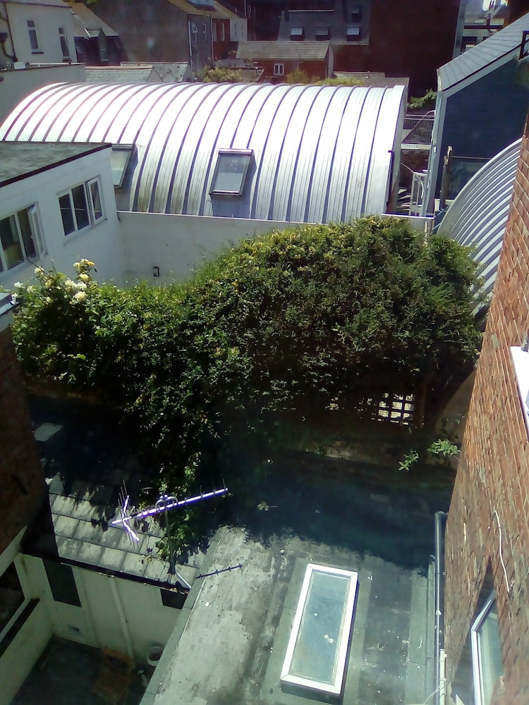 The Wilton Guest House 29/50