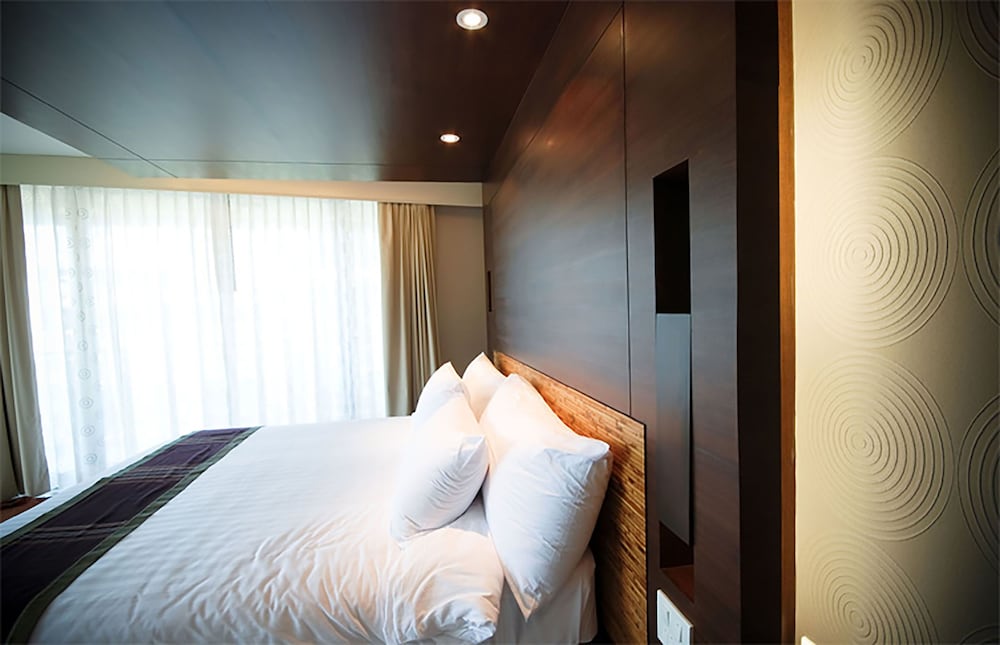 Suite, King Bed