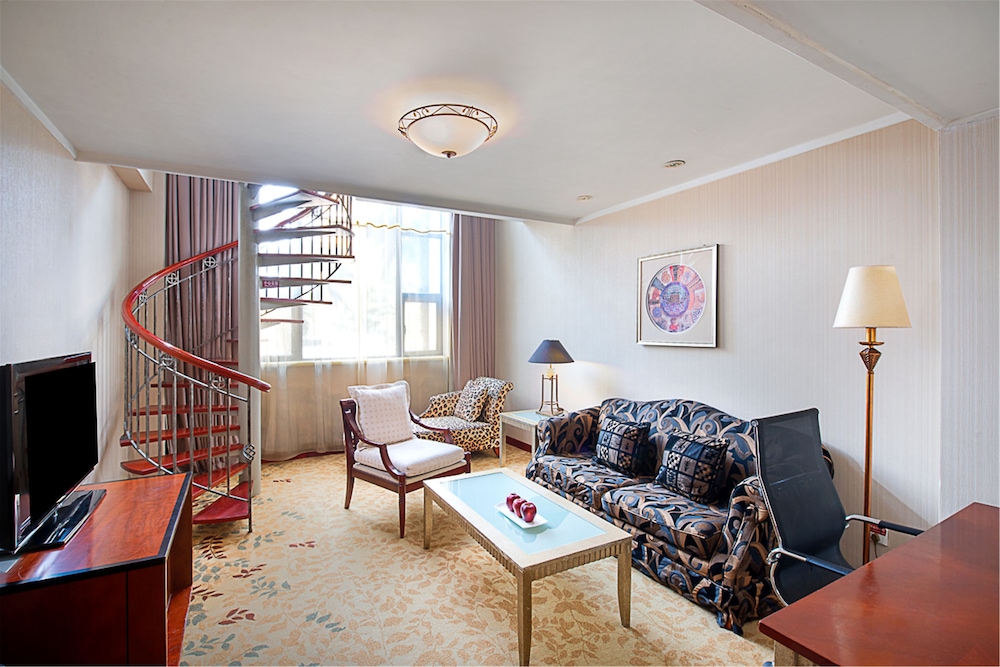 HOLIDAY INN ZHENGZHOU 42/69