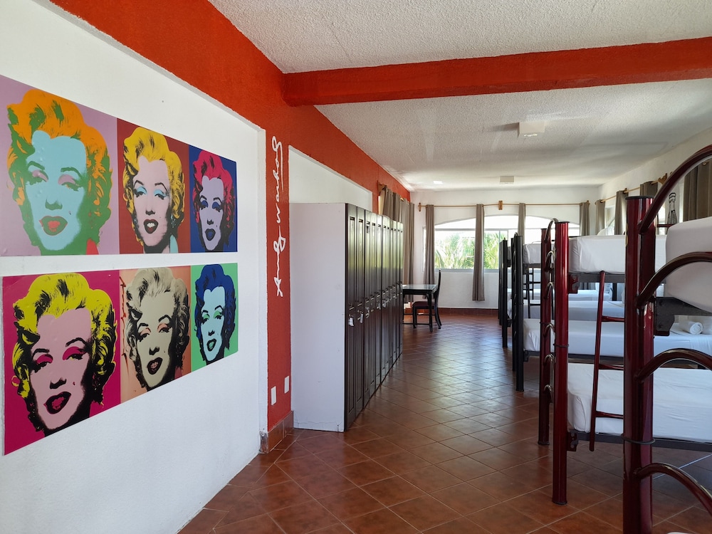 Nirvana Hostel Cancun Hotel Zone 40/51