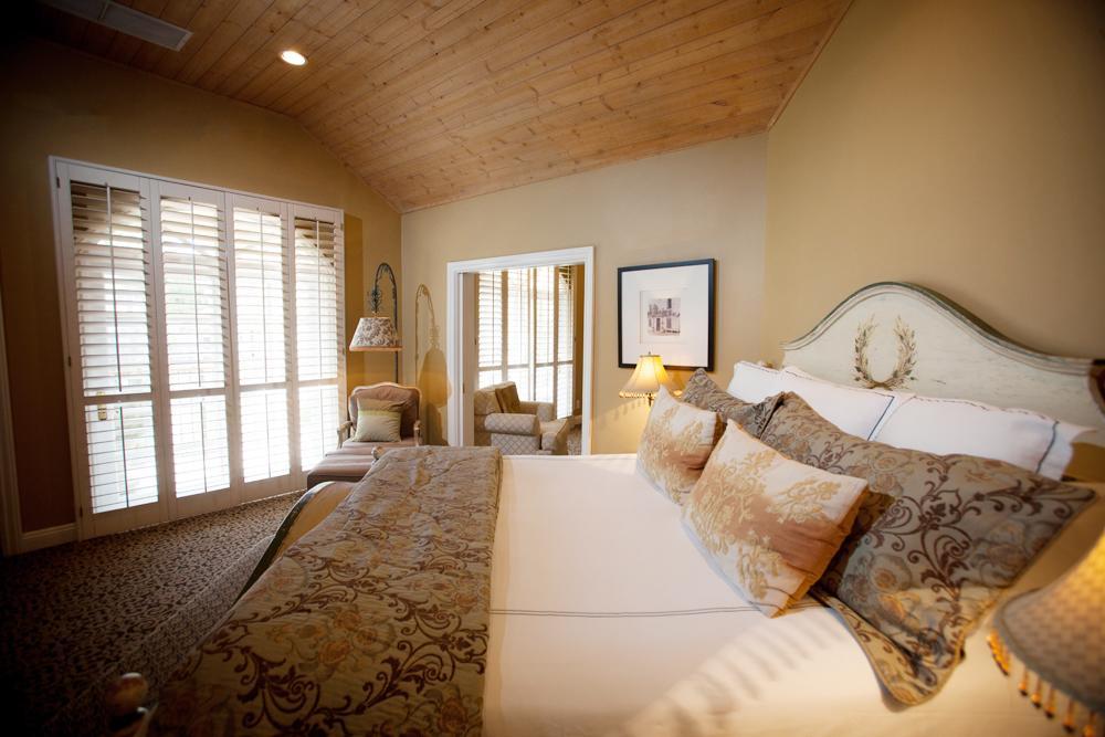 THE WESTLAKE VILLAGE INN 7/36