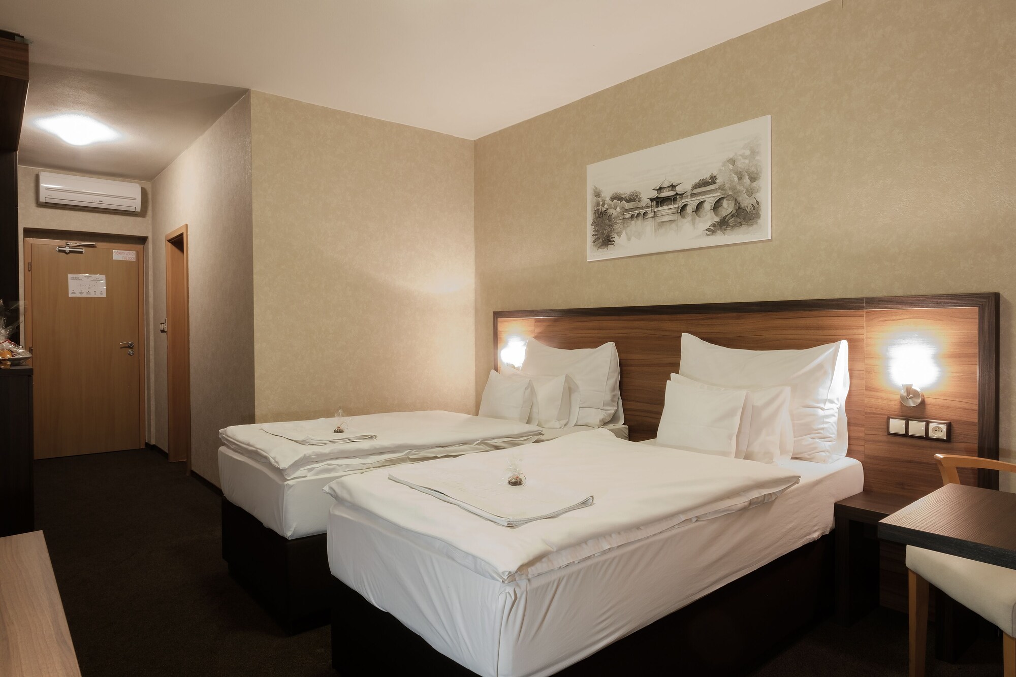 COMFORT, DOUBLE OR TWIN BED