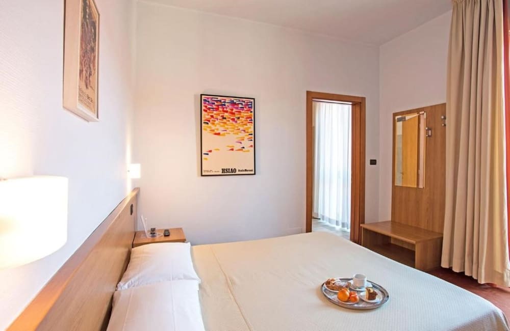غرفة قياسية مفردة بسريرين منفصلين، Hotel Lux 2/10
