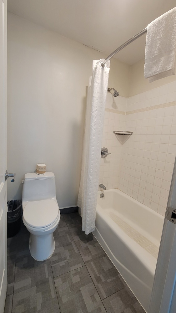Presidio Inn 29/33
