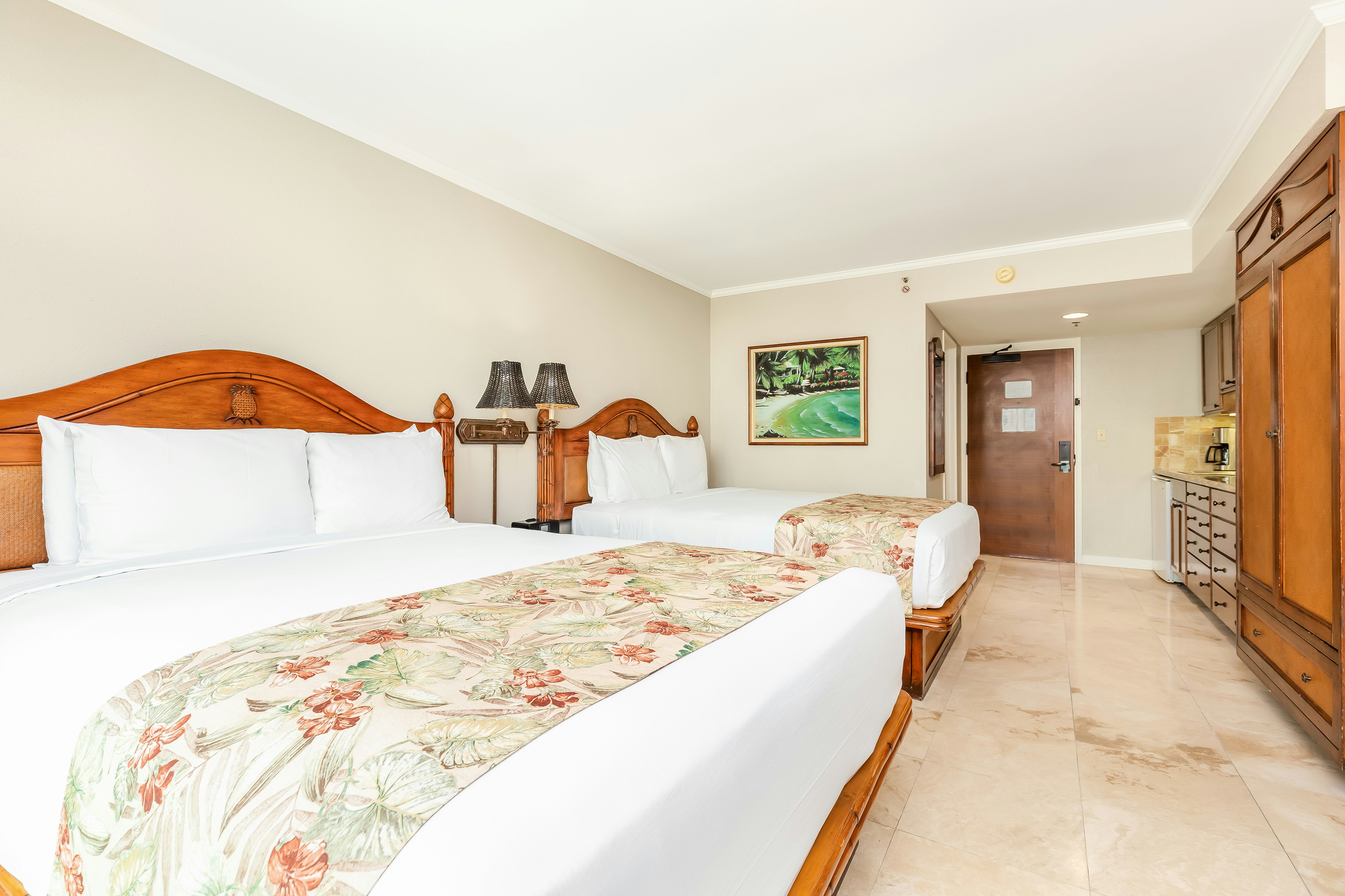 Luana Waikiki Hotel and Suites 14/50