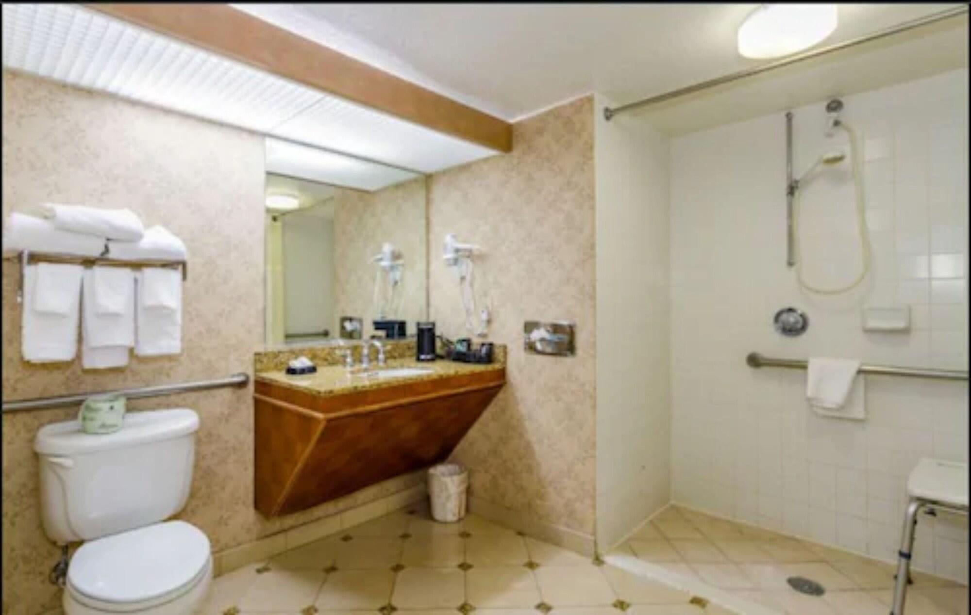 Reno Suites 26/33