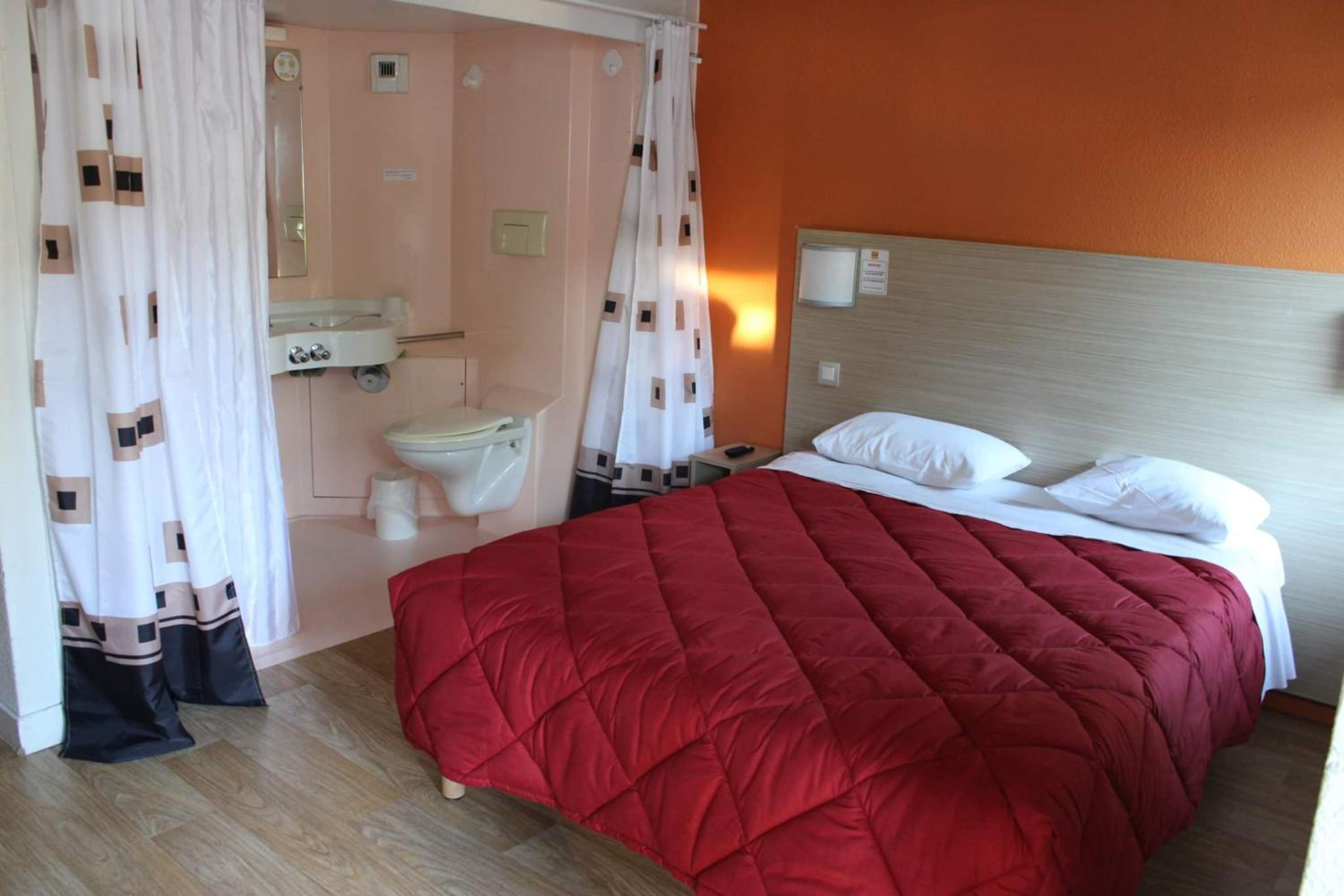 Room, Double Bed
