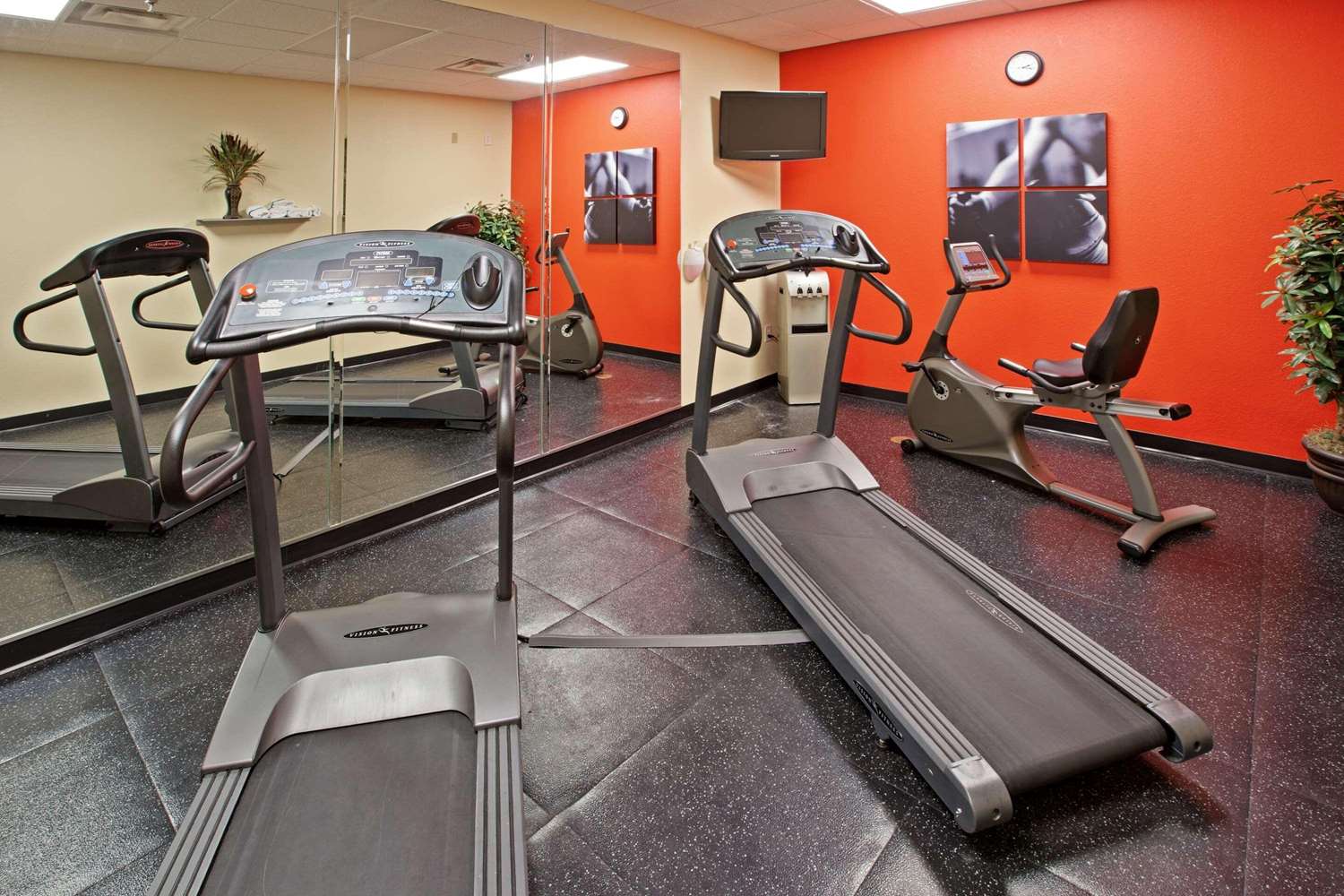La Quinta Inn & Suites by Wyndham Knoxville West 11/16