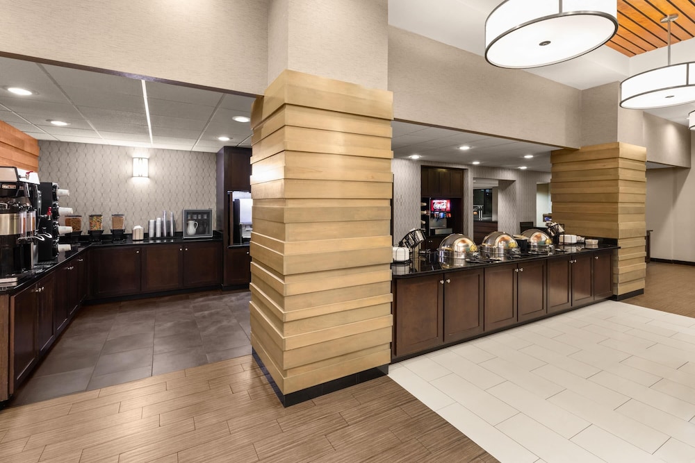 Heritage Inn Suites San Antonio Airpt, Trademark by Wyndham 46/60