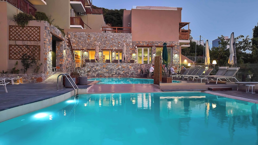Mystery Skiathos Luxury Residence 9/61