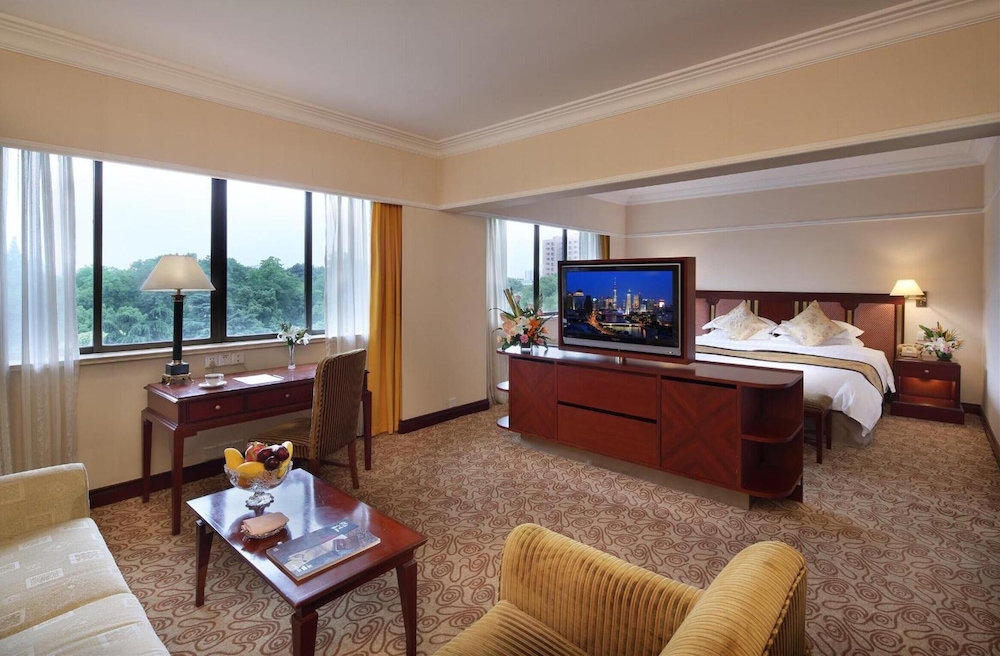 Cypress Hotel 11/45