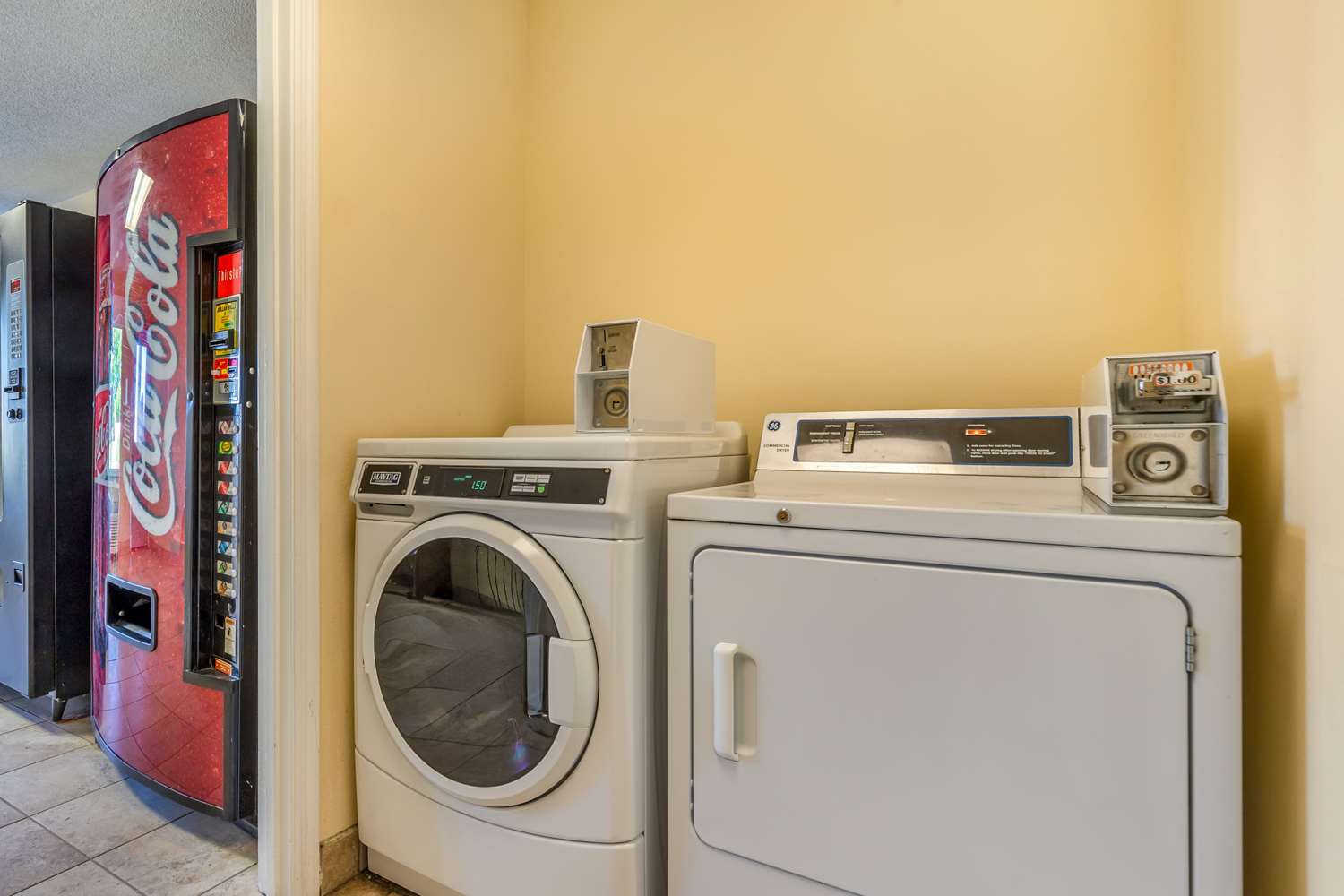 Best Western Plus Santee Inn 20/25