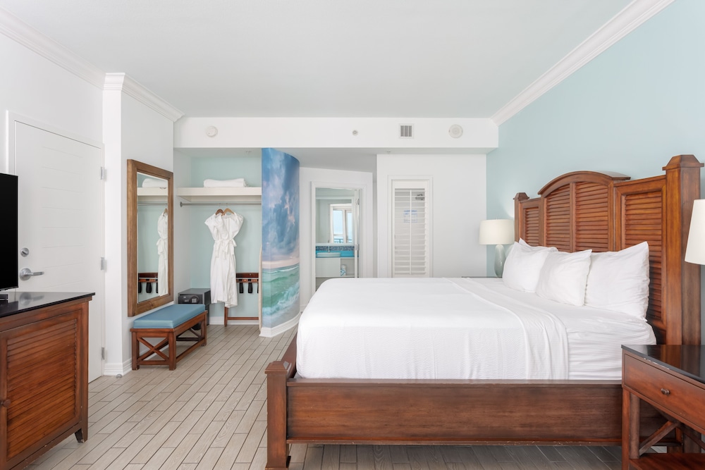Room, King Bed, Gulf Front, Balcony, Accessible