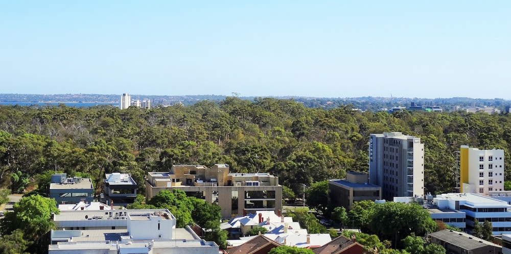 Holiday Inn West Perth 6/70