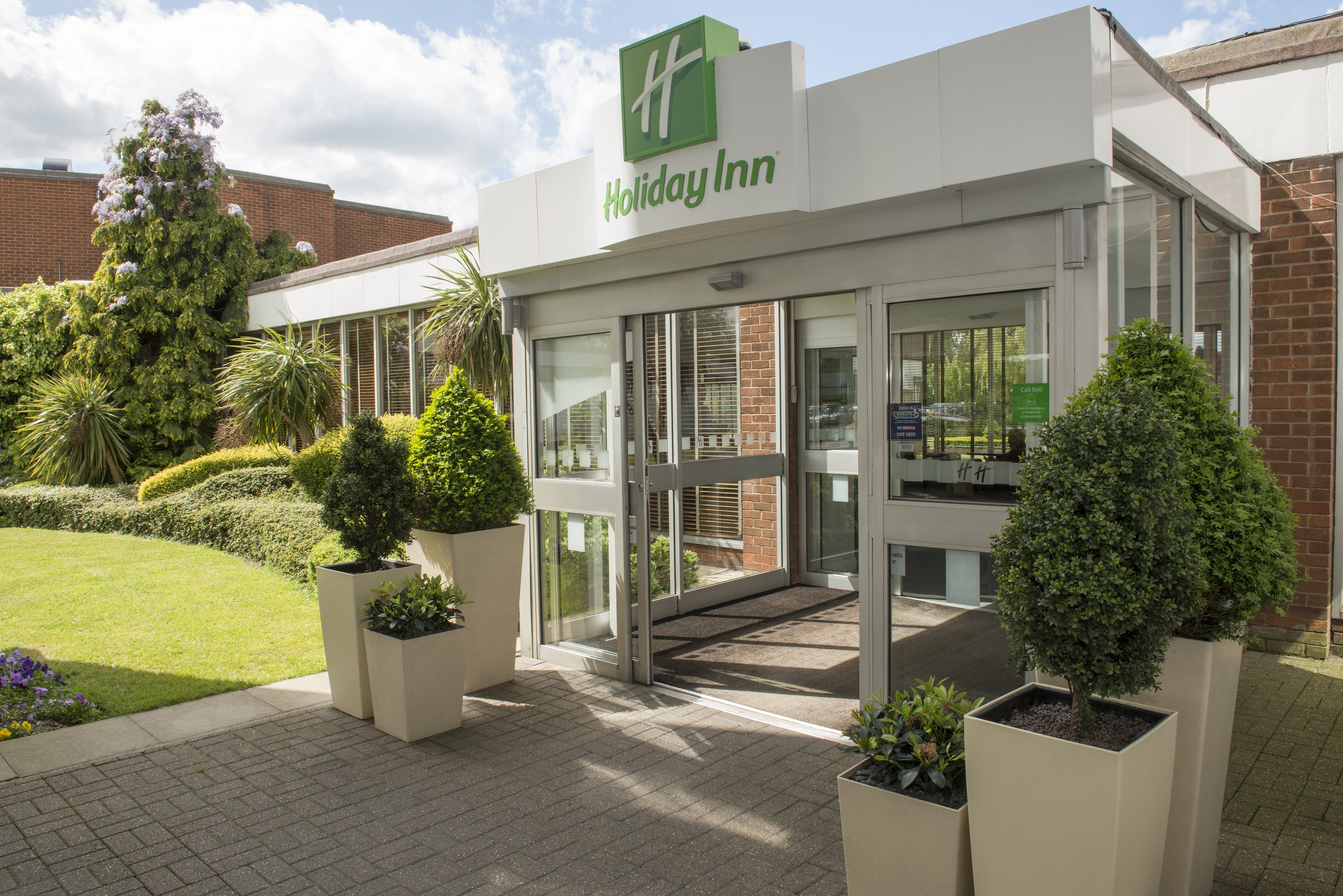 HOLIDAY INN BASILDON 6/75