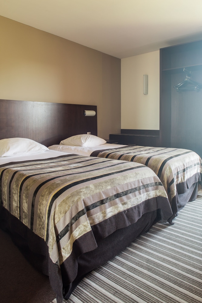 HOSTELLERIE D'AUSSOIS 9/62