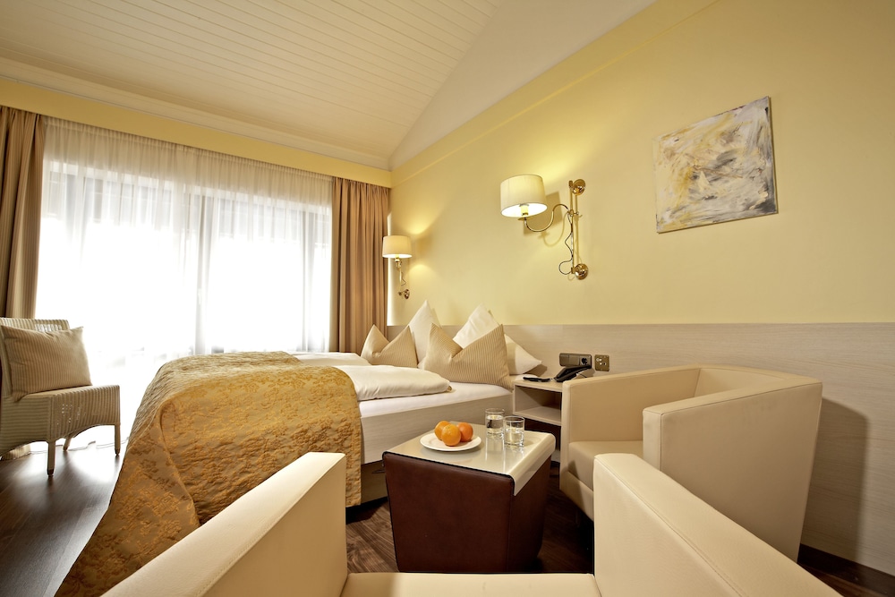 Hotel Bavaria 33/50