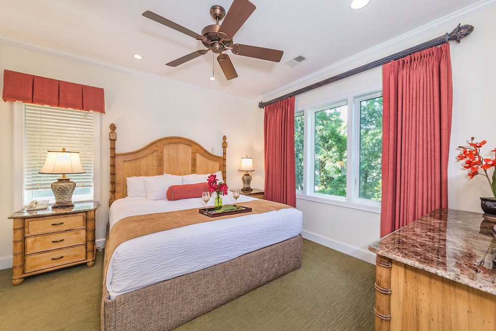 3 BEDROOMS, CONDO, NORTH WING