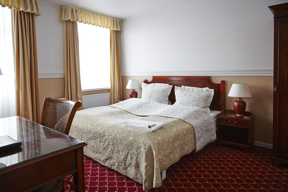 Milling Hotel Plaza 12/56