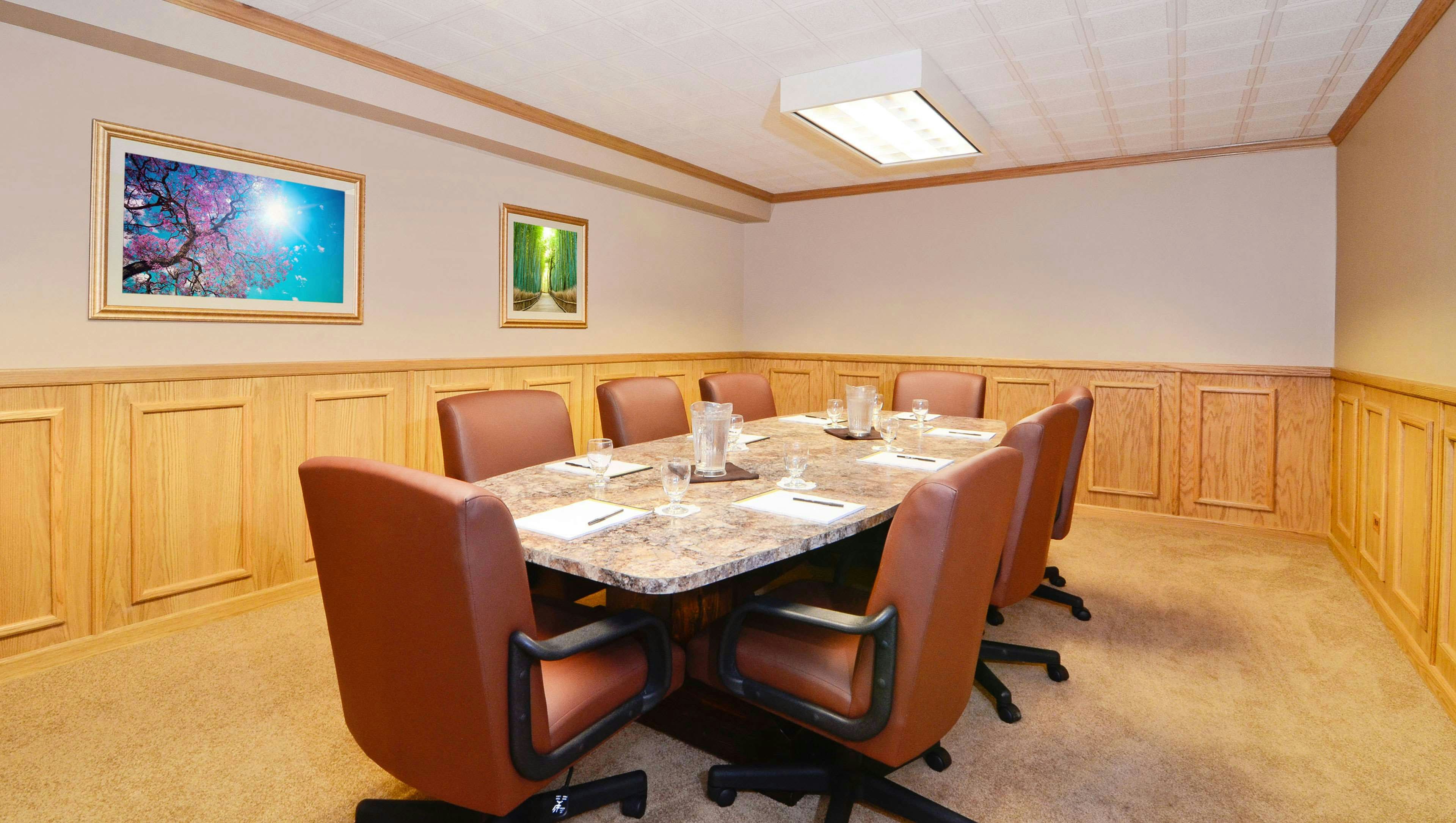 Magnuson Grand Pioneer Inn And Suites 38/48