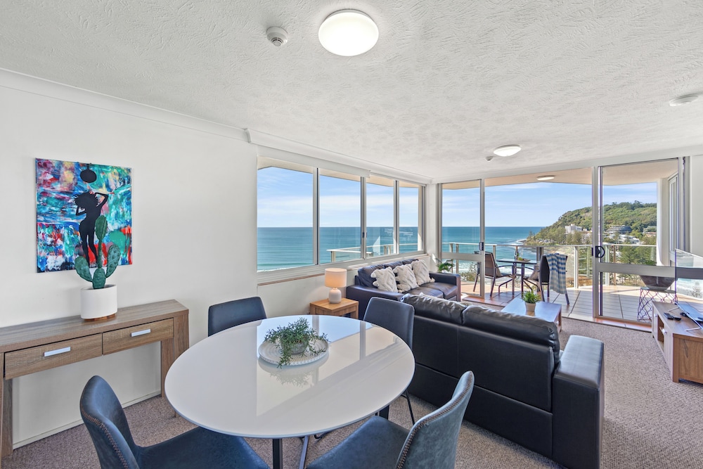 Pacific Regis Apartments 69/79