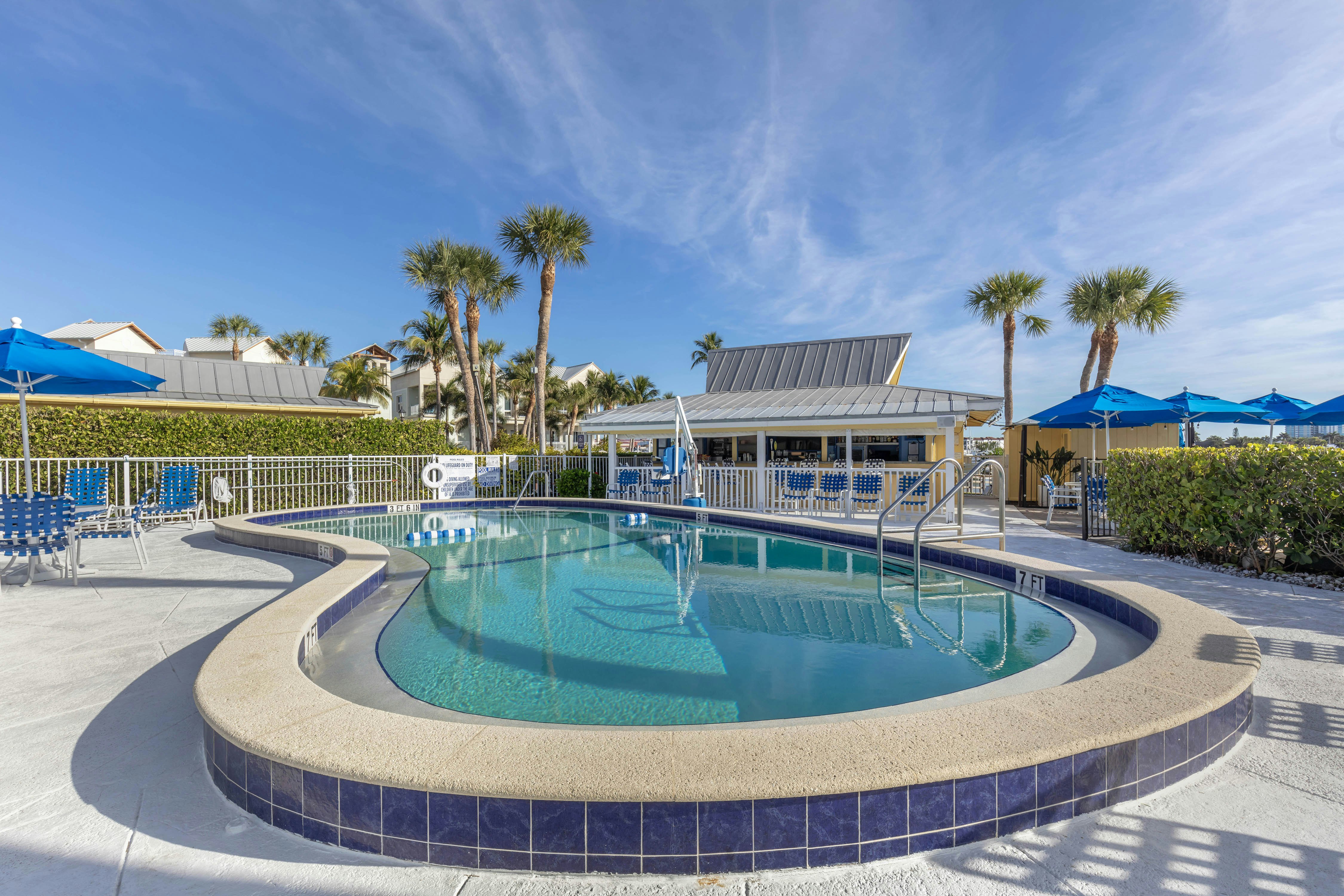 Hilton Vacation Club Charter Club Naples Bay 15/16