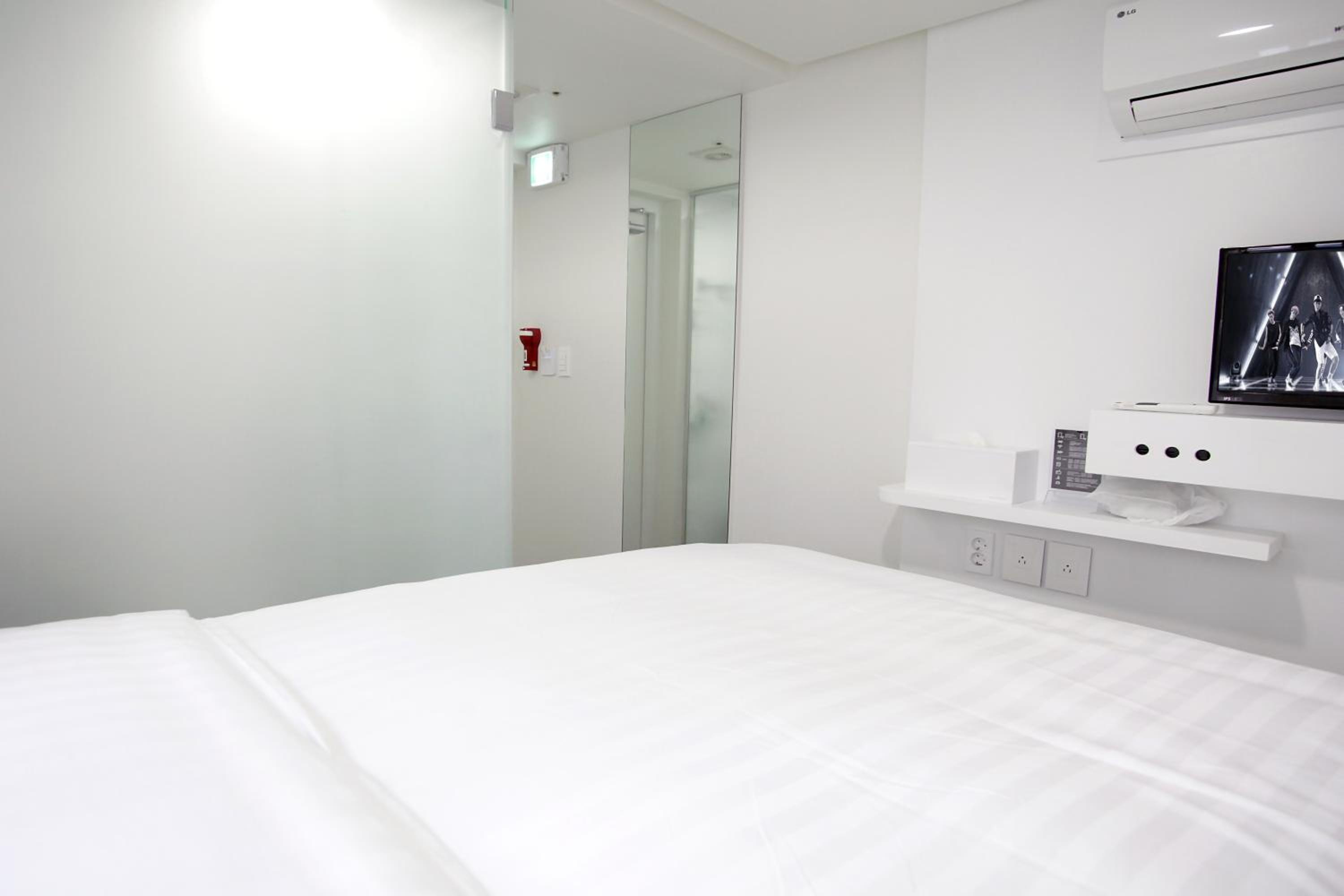 ECONOMY, DOUBLE BED