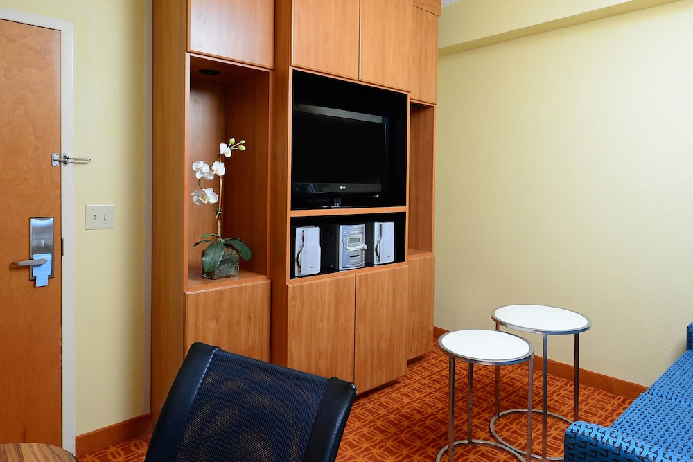 Fairfield Inn And Suites Winston Salem Hanes Mall 61/71