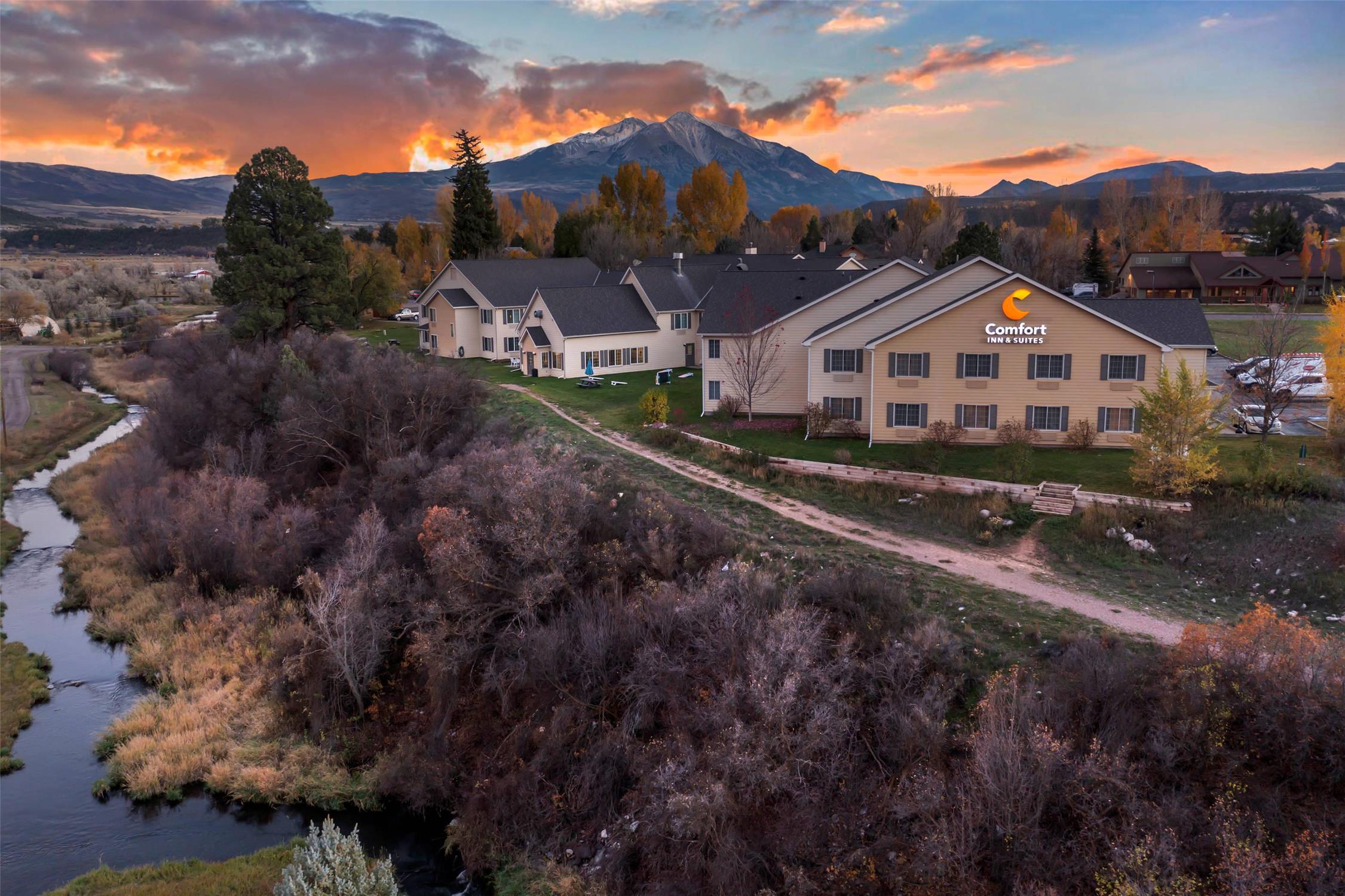 Comfort Inn & Suites Carbondale on the Roaring Fork 52/60
