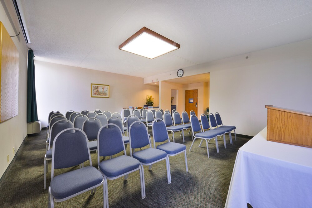 Greenstay Hotel and Suites 63/69