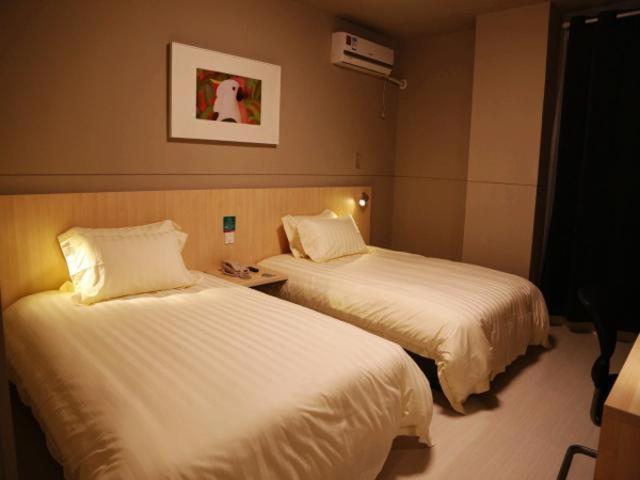 Jinjiang Inn (Shanghai Zhangjiang Financial Information Park) 15/43