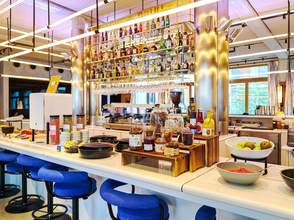 TRIBE Paris Clichy 42/54