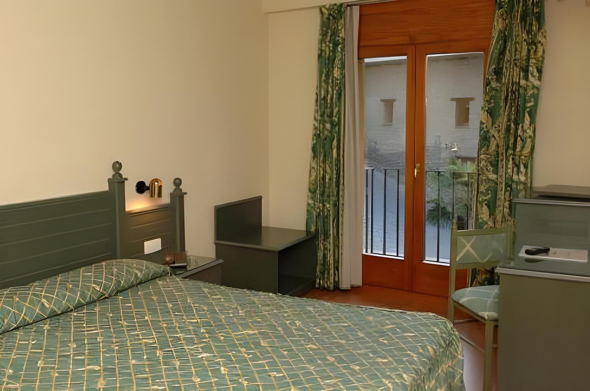 Room, Single